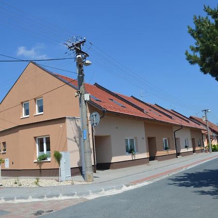 Apartmany Za Dvorem Velké Pavlovice المظهر الخارجي الصورة