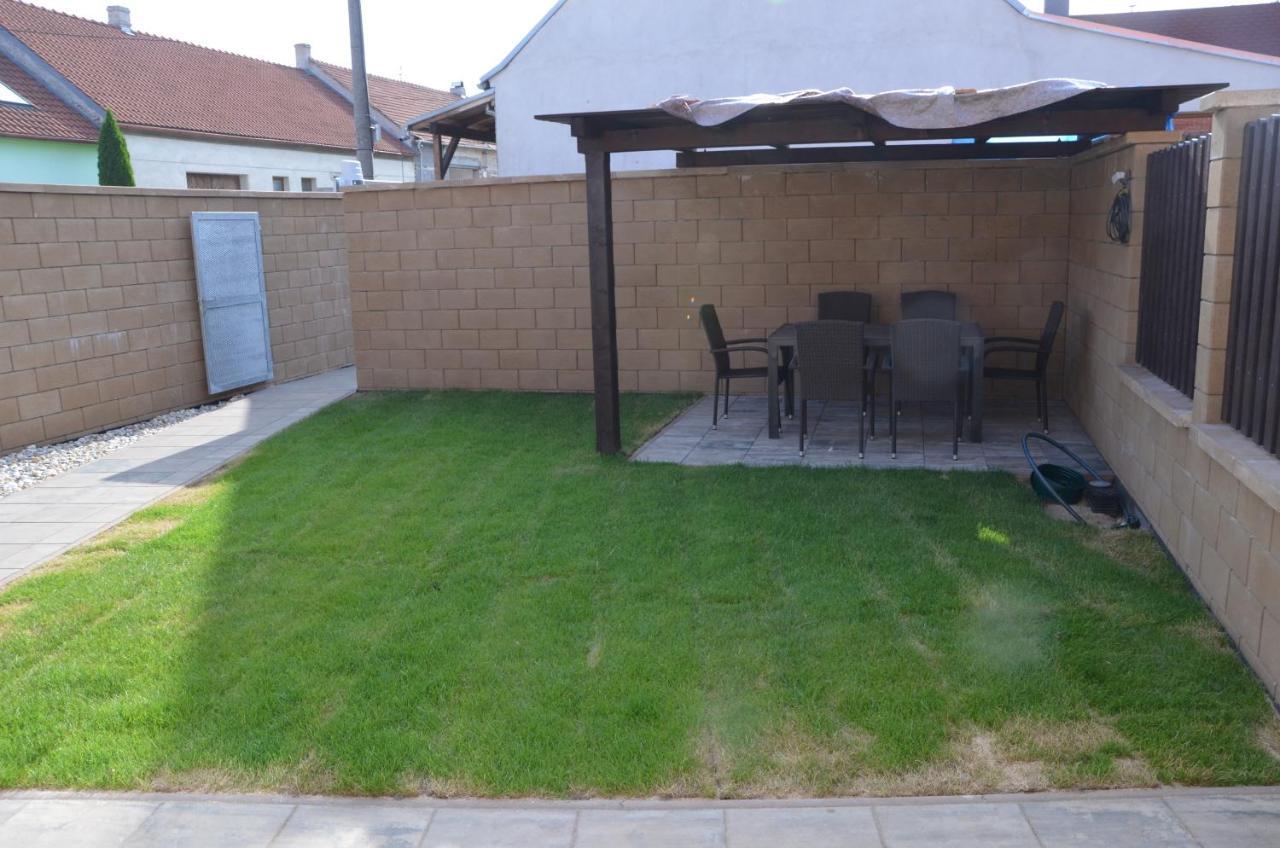 Apartmany Za Dvorem Velké Pavlovice المظهر الخارجي الصورة