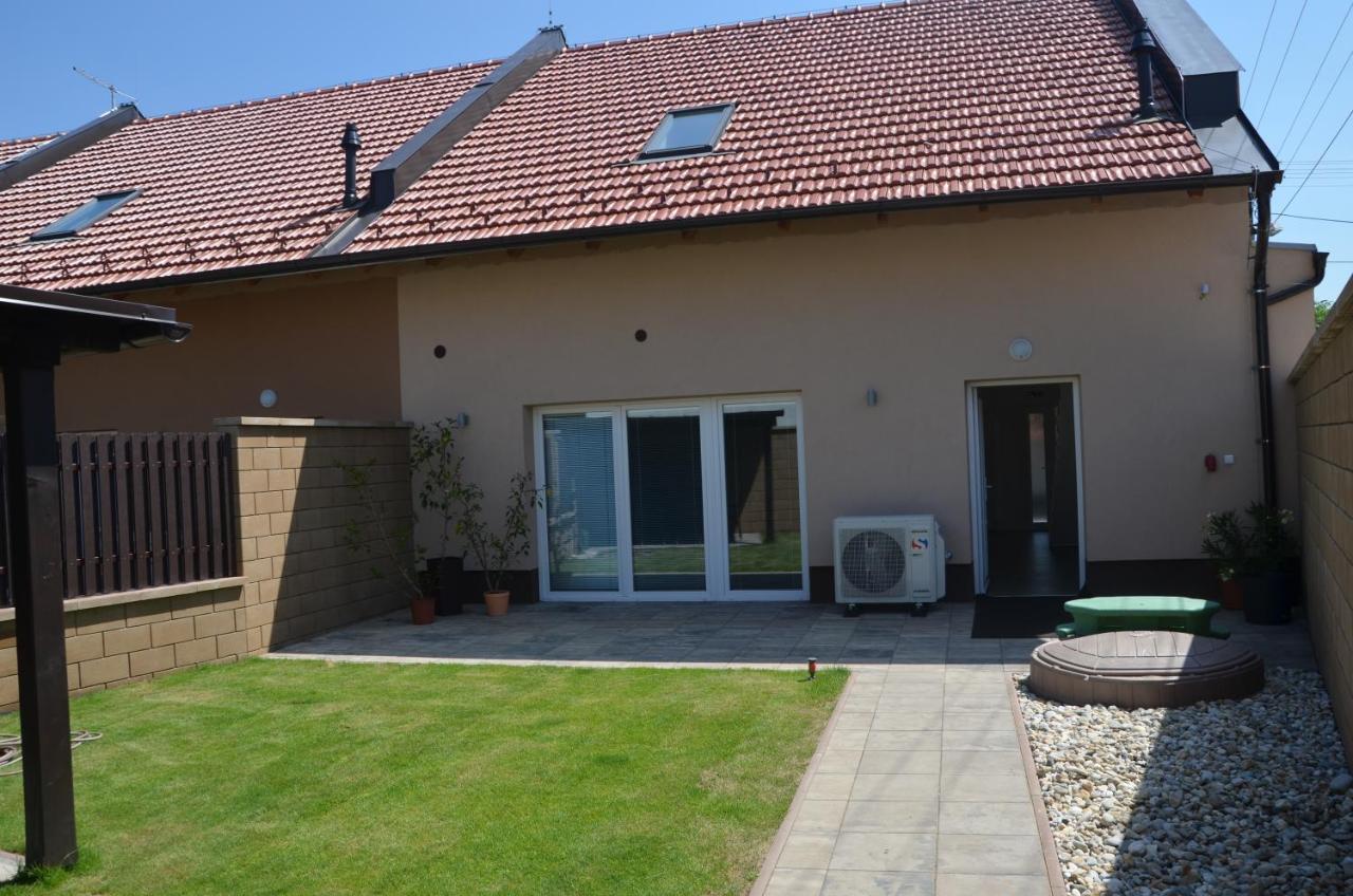 Apartmany Za Dvorem Velké Pavlovice المظهر الخارجي الصورة